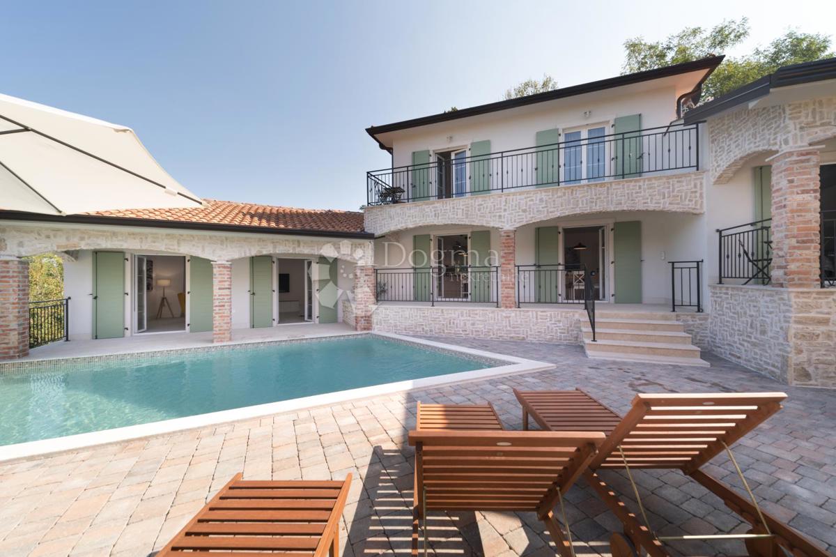 Hiša Vižinada, 250m2