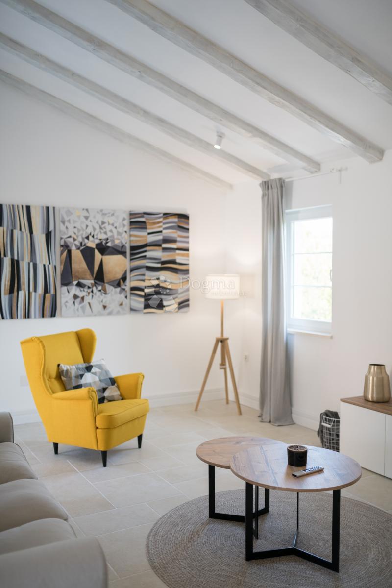 Hiša Vižinada, 250m2