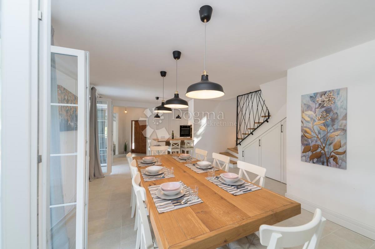 Hiša Vižinada, 250m2