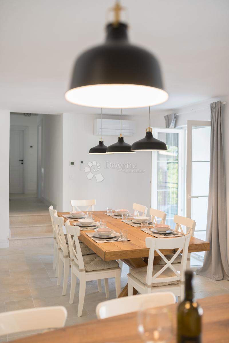 Hiša Vižinada, 250m2