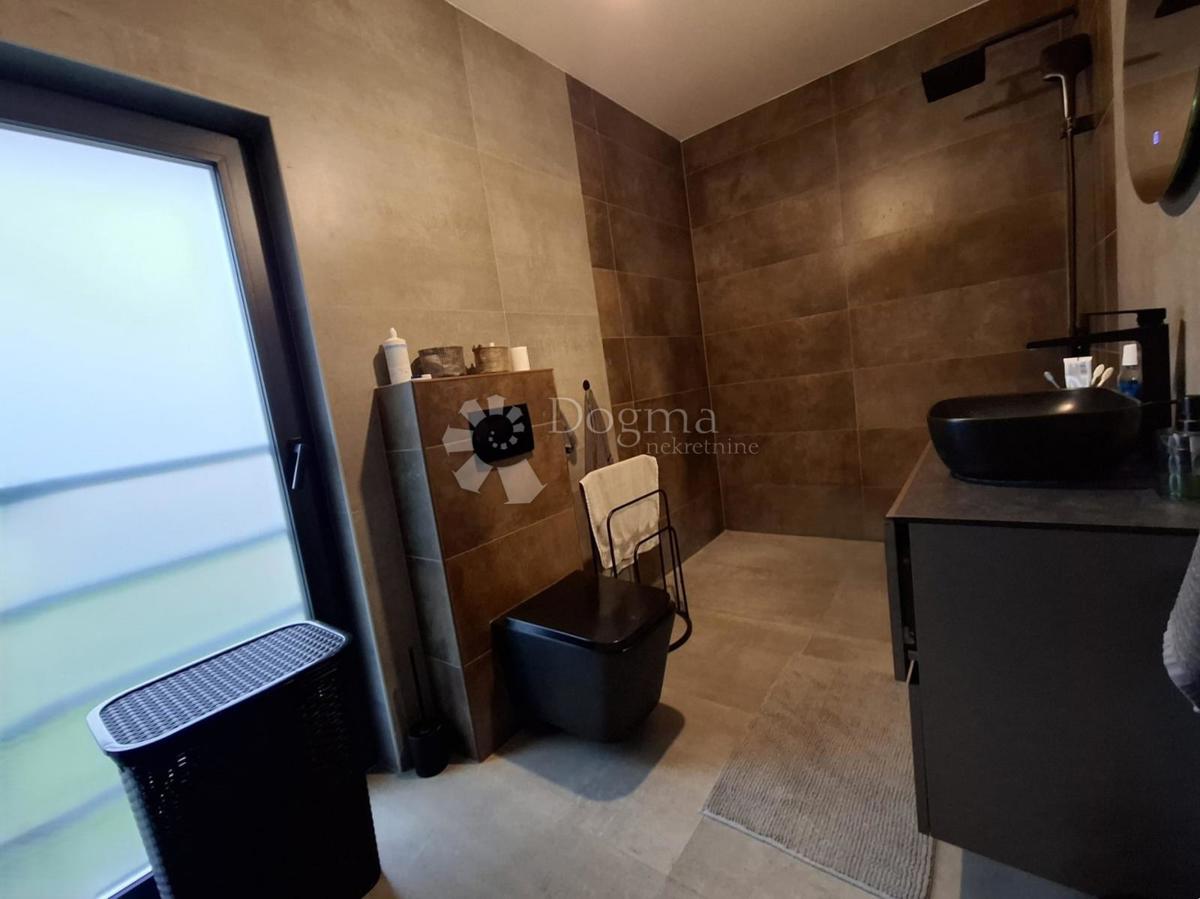 Hiša Đakovo, 190m2