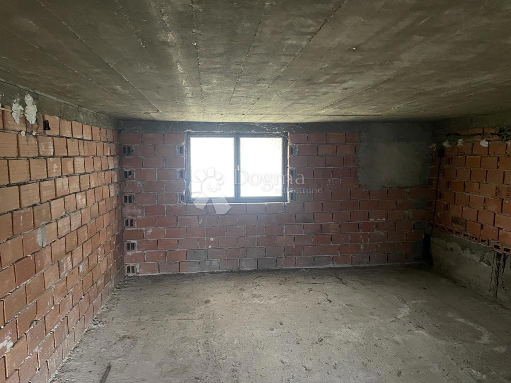 Hiša Komin, Ploče, 98m2