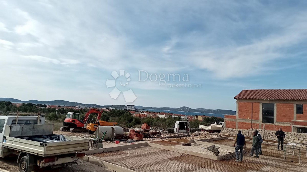 Hiša Vodice, 400m2