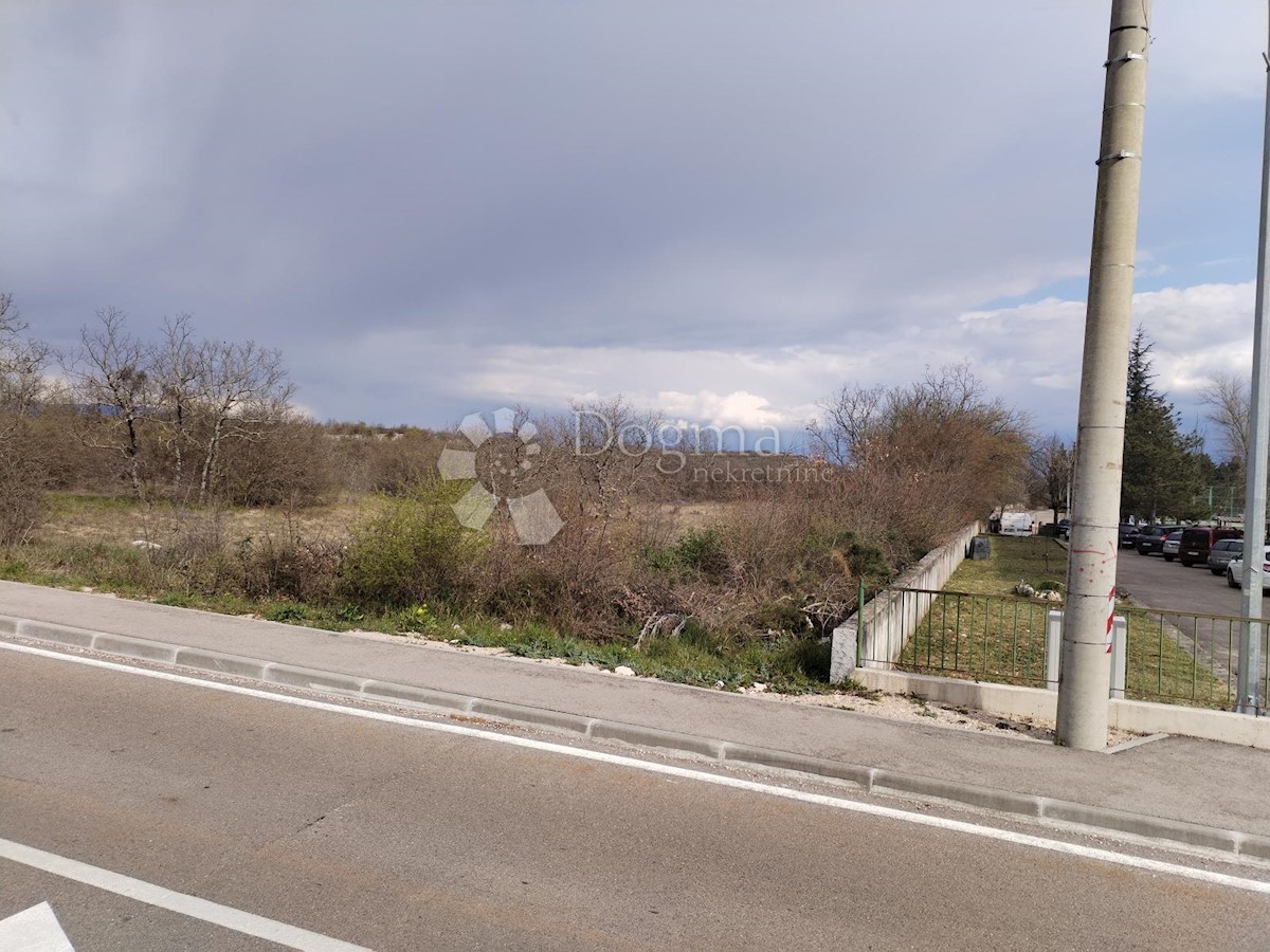 Zemljišče Unešić, 13.459m2