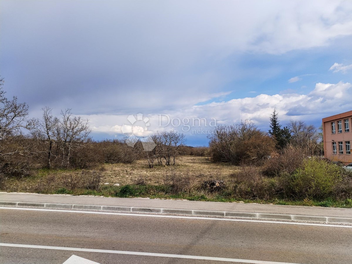 Zemljišče Unešić, 13.459m2