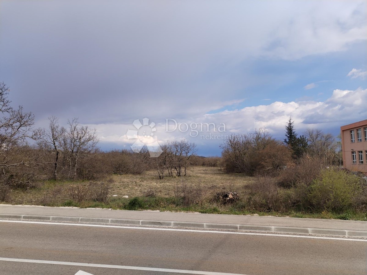 Zemljišče Unešić, 13.459m2