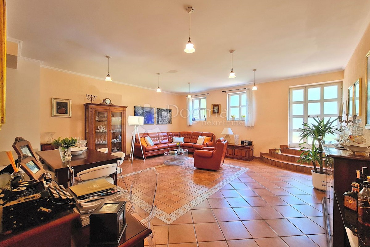 Hiša Malinska, Malinska-Dubašnica, 2.000m2