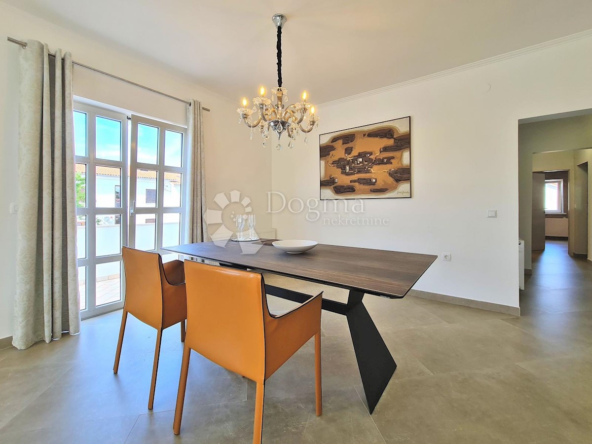 Hiša Malinska, Malinska-Dubašnica, 2.000m2