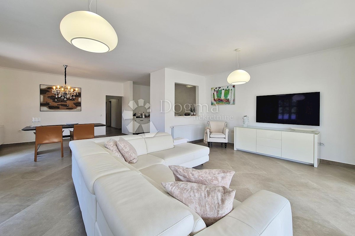Hiša Malinska, Malinska-Dubašnica, 2.000m2