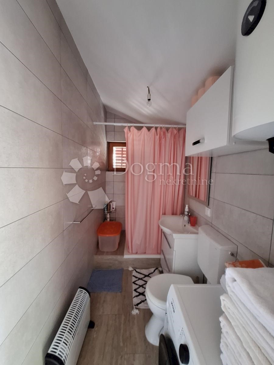Hiša Klenovica, Novi Vinodolski, da, 220m2