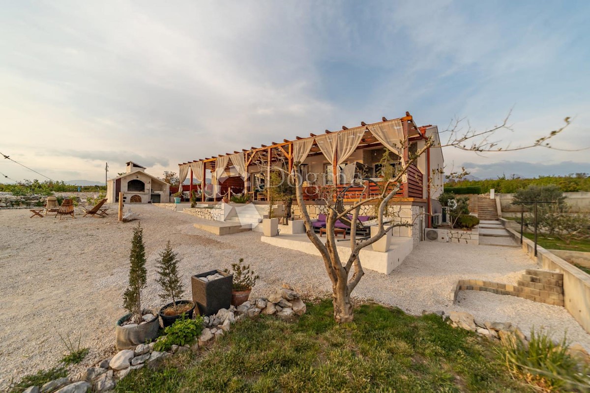 Hiša Maslenica, Jasenice, 147m2