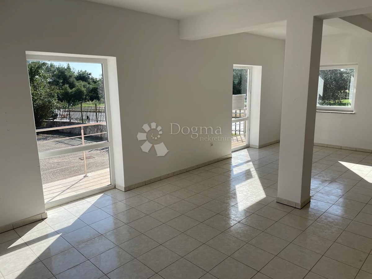 Poslovni prostor Novigrad, 95m2