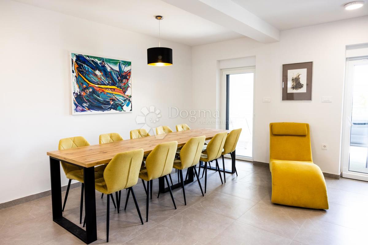 Stanovanje Mandre, Kolan, 136,19m2