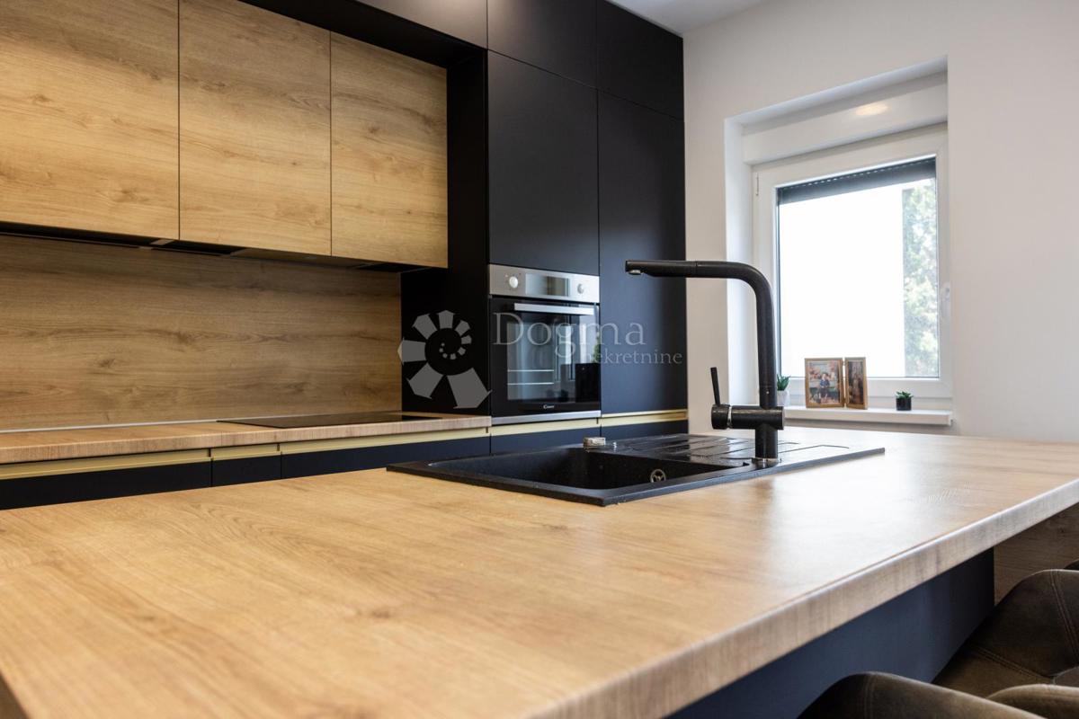 Stanovanje Mandre, Kolan, 136,19m2