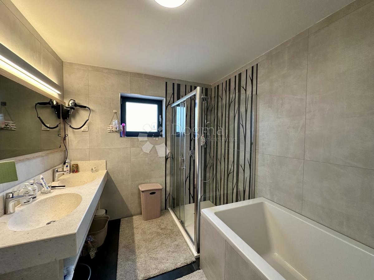 Stanovanje Vodice, 140m2