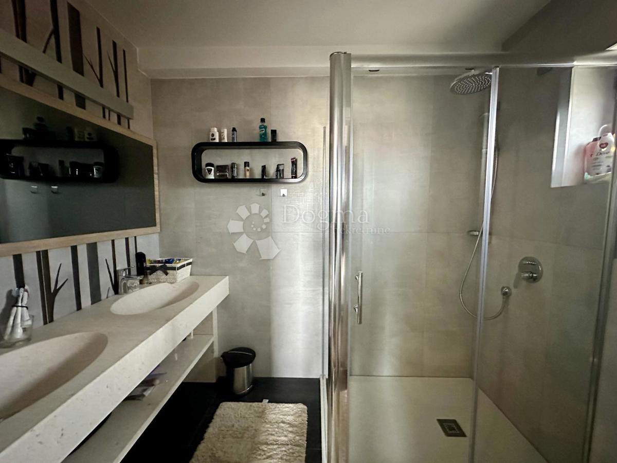 Stanovanje Vodice, 140m2