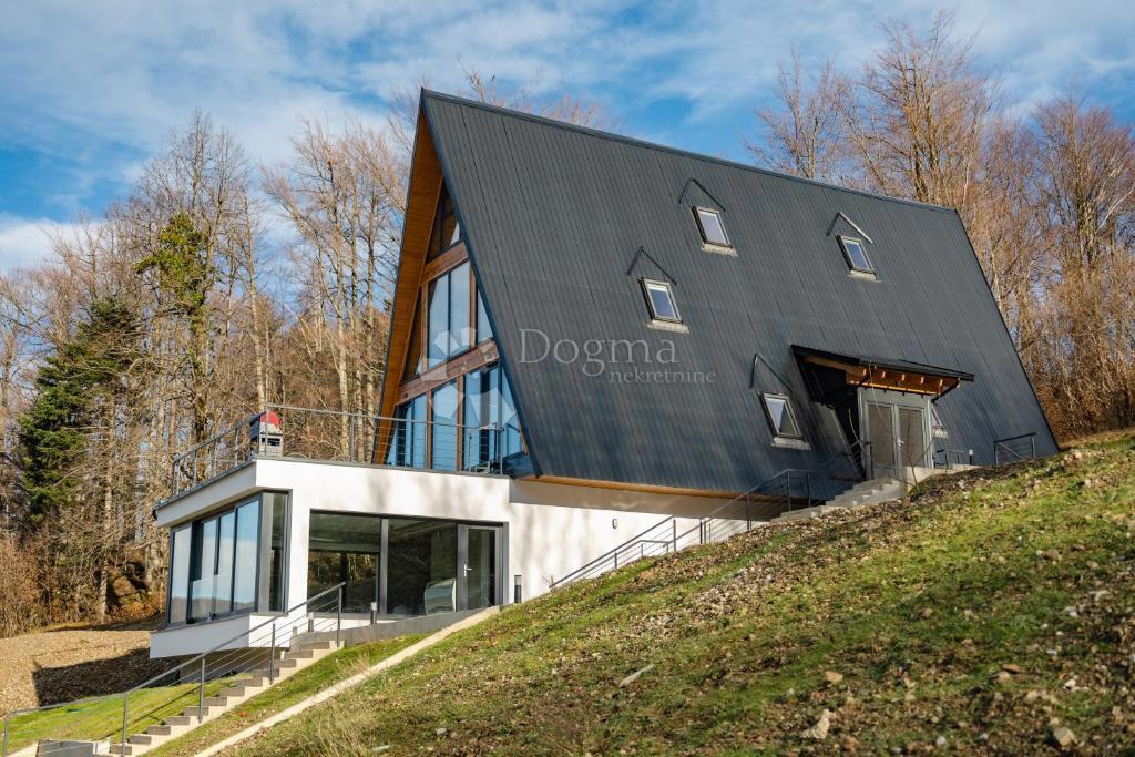 Hiša Delnice, 296m2
