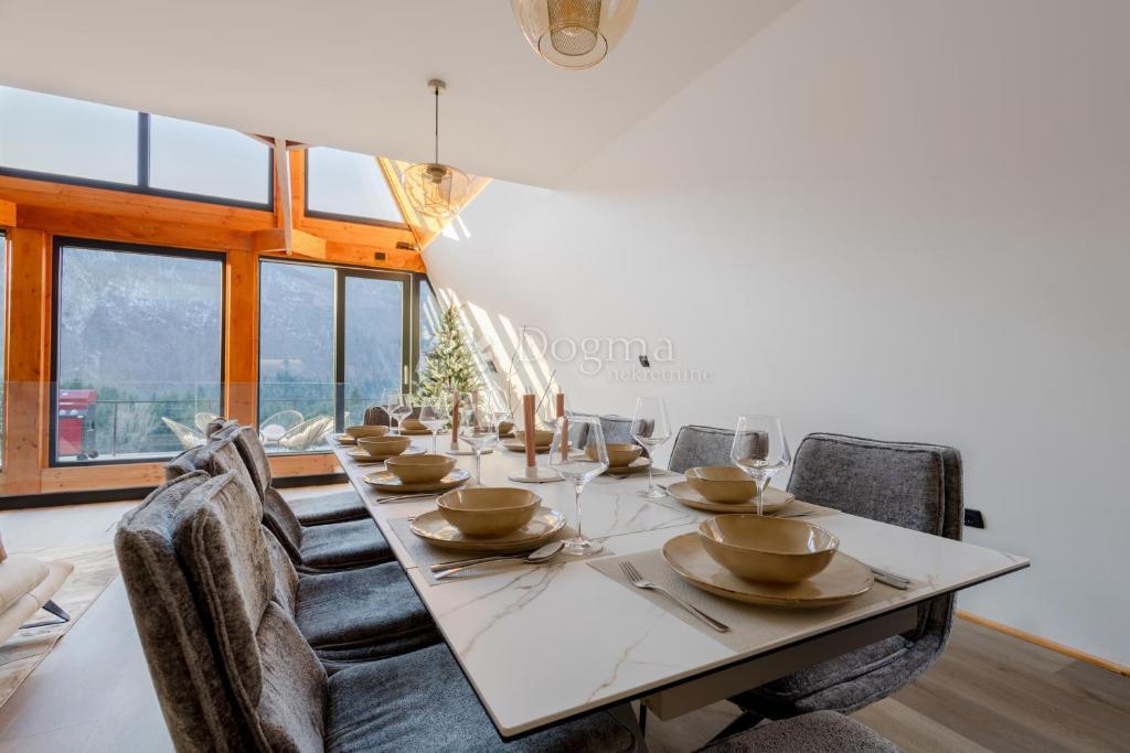 Hiša Delnice, 296m2