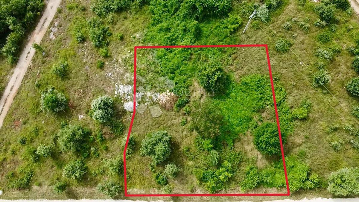 ZEMLJIŠČE S PROJEKTOM IN POGLEDOM NA MESTO, 10 MINUT OD MORJA IN PORTOROŽA