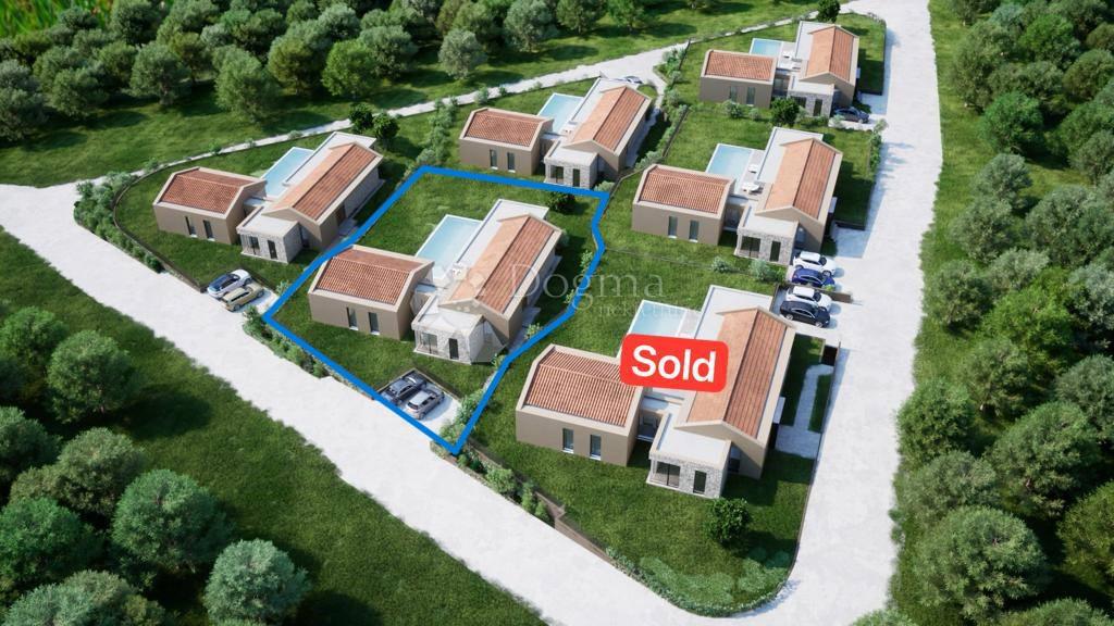 ZEMLJIŠČE S PROJEKTOM IN POGLEDOM NA MESTO, 10 MINUT OD MORJA IN PORTOROŽA