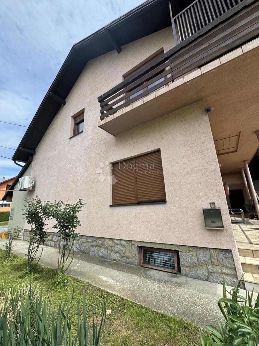 Hiša Veliki Grđevac, 305m2