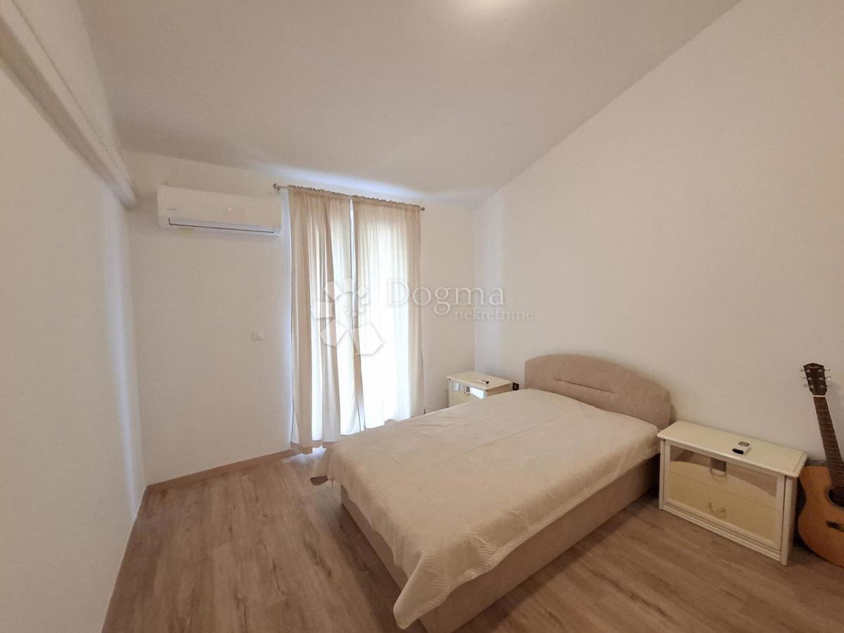 POREČ - Apartma 88m2 800m od morja s pogledom na morje