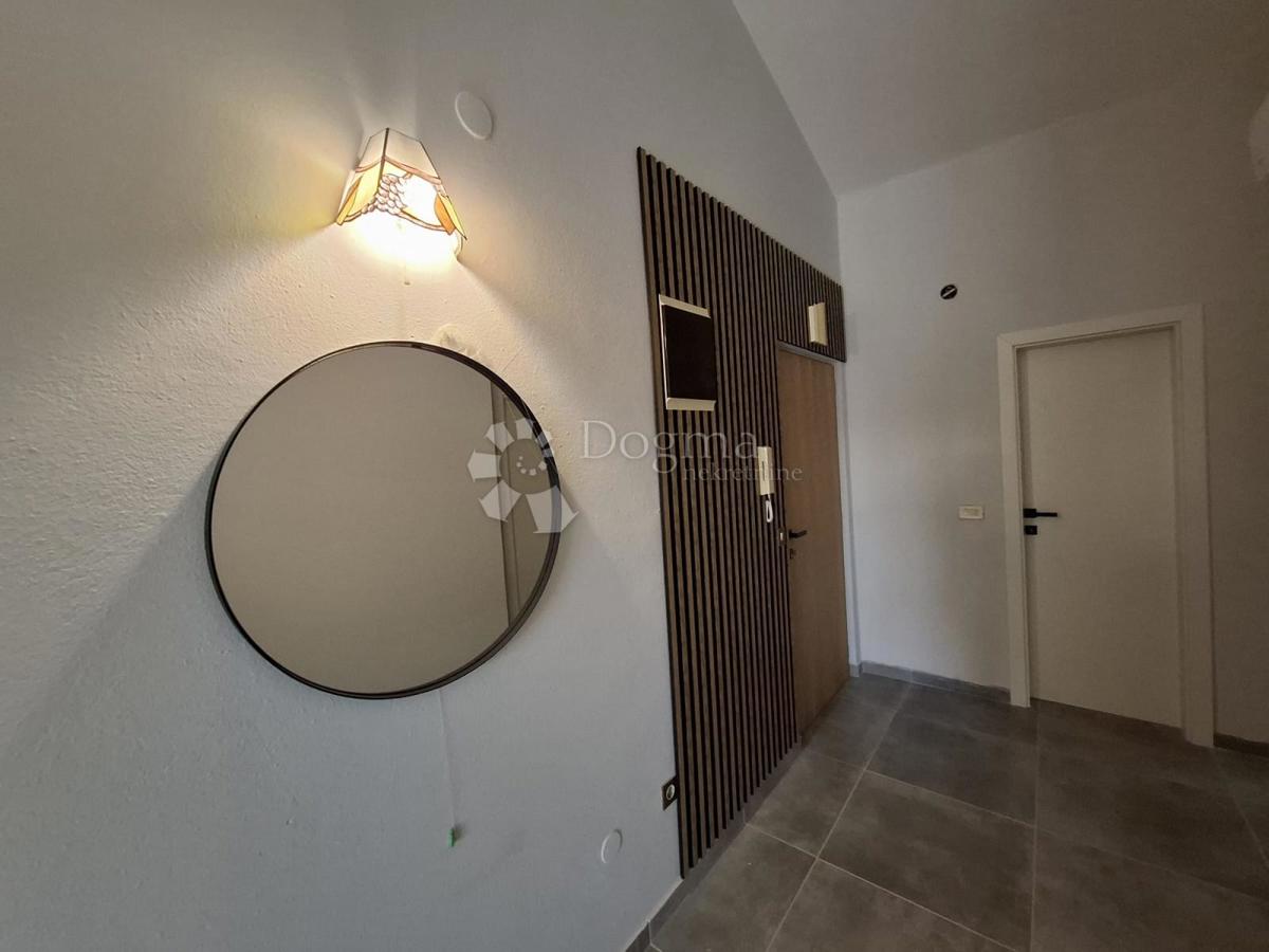 POREČ - Apartma 88m2 800m od morja s pogledom na morje