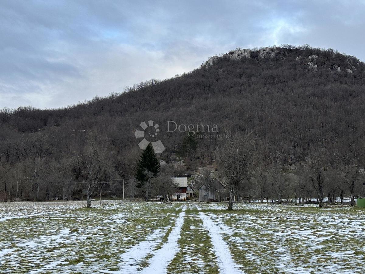 Hiša Donje Pazarište, Gospić - Okolica, 200m2