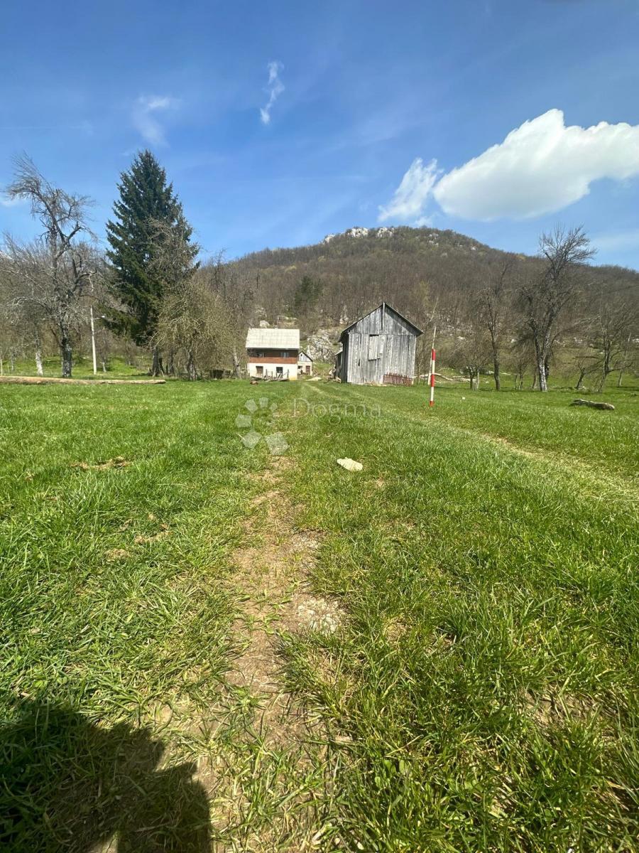 Hiša Donje Pazarište, Gospić - Okolica, 200m2