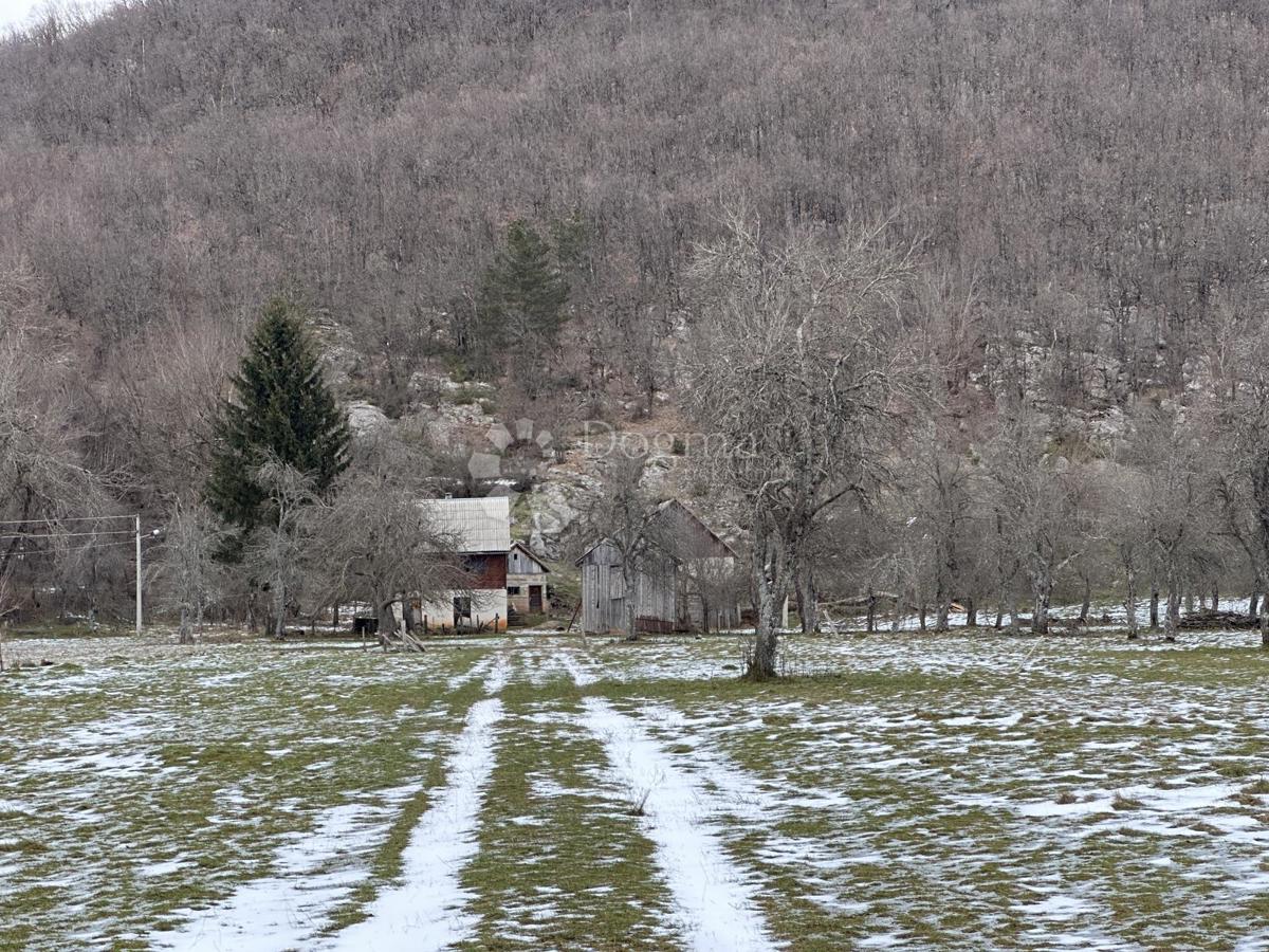 Hiša Donje Pazarište, Gospić - Okolica, 200m2