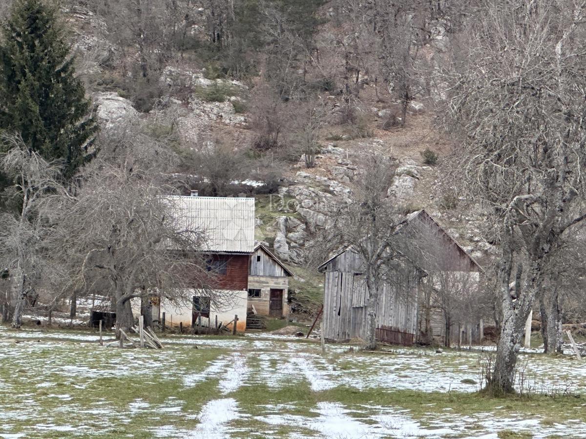 Hiša Donje Pazarište, Gospić - Okolica, 200m2