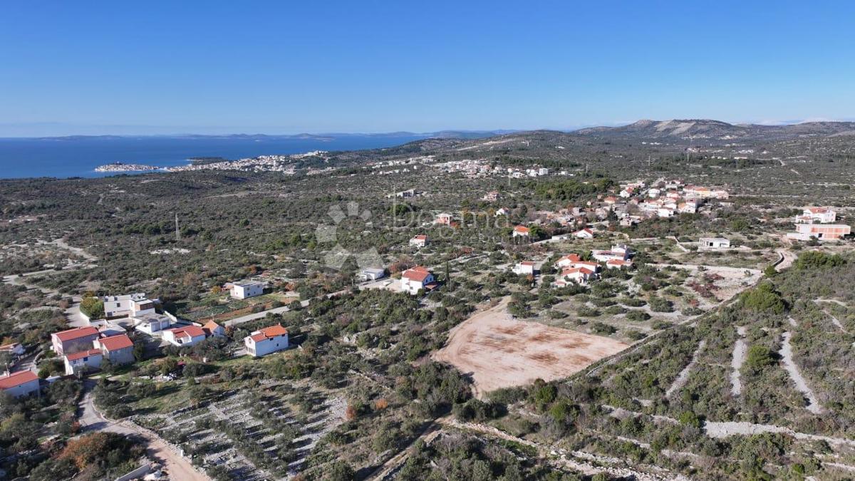 Zazidljivo zemljišče Primošten, 901m2