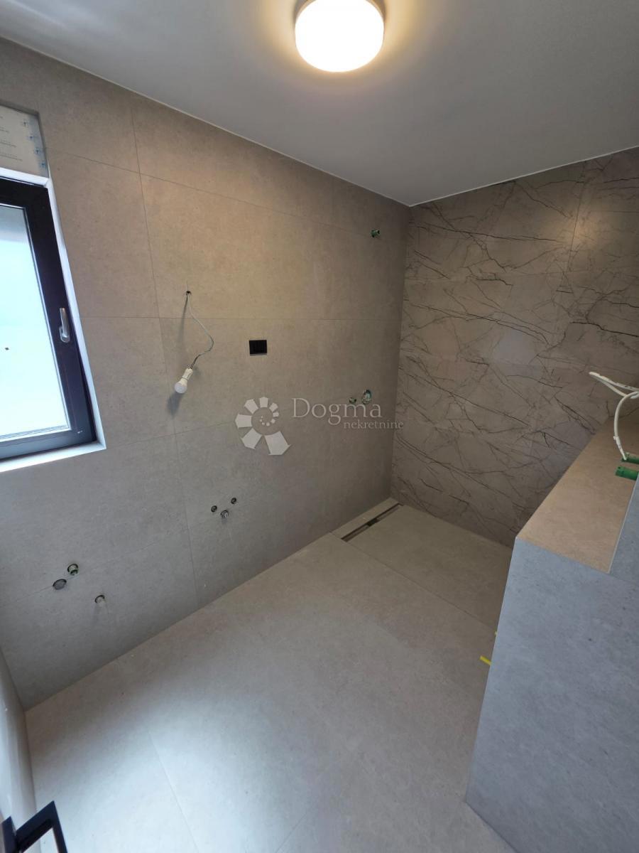 Stanovanje Ražanj, Rogoznica, 63,52m2