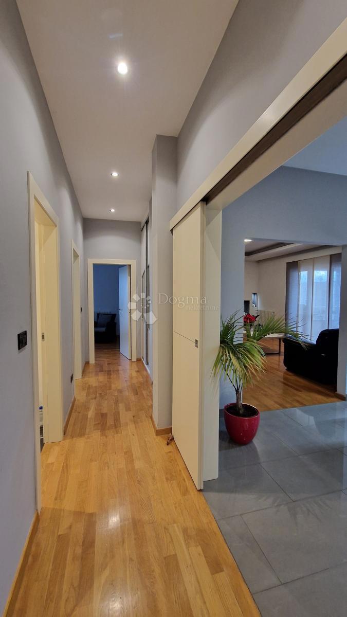 Stanovanje Valdebek, Pula, 131m2