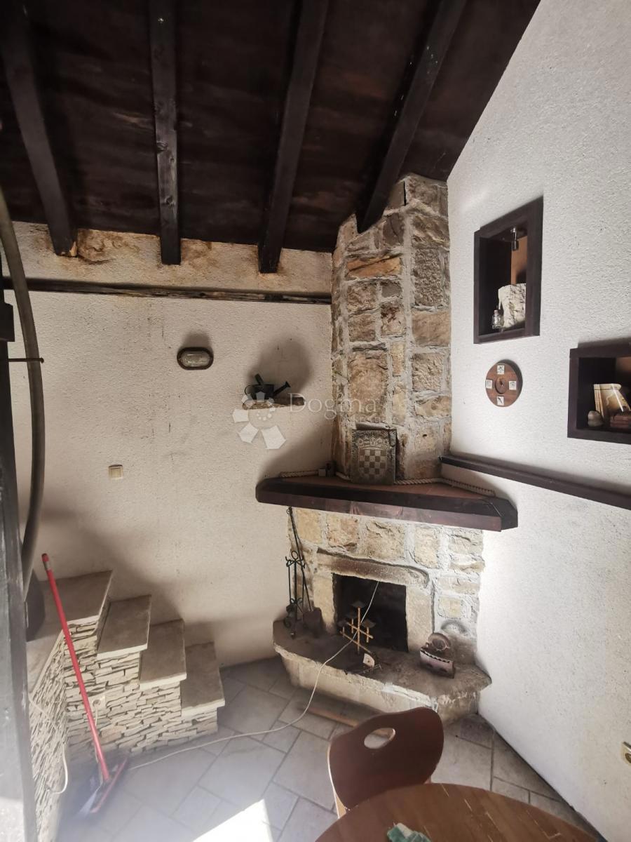 Hiša Duće, Dugi Rat, 16m2