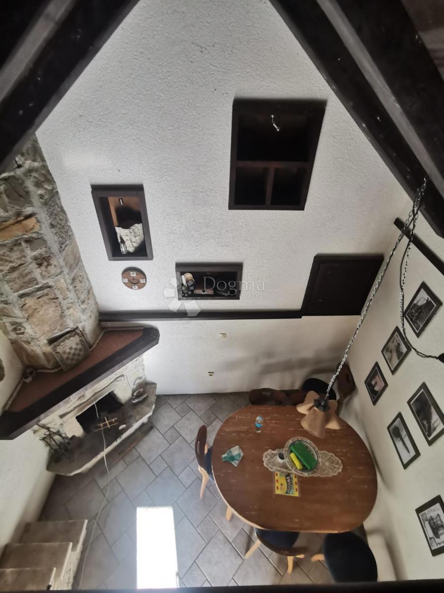 Hiša Duće, Dugi Rat, 16m2