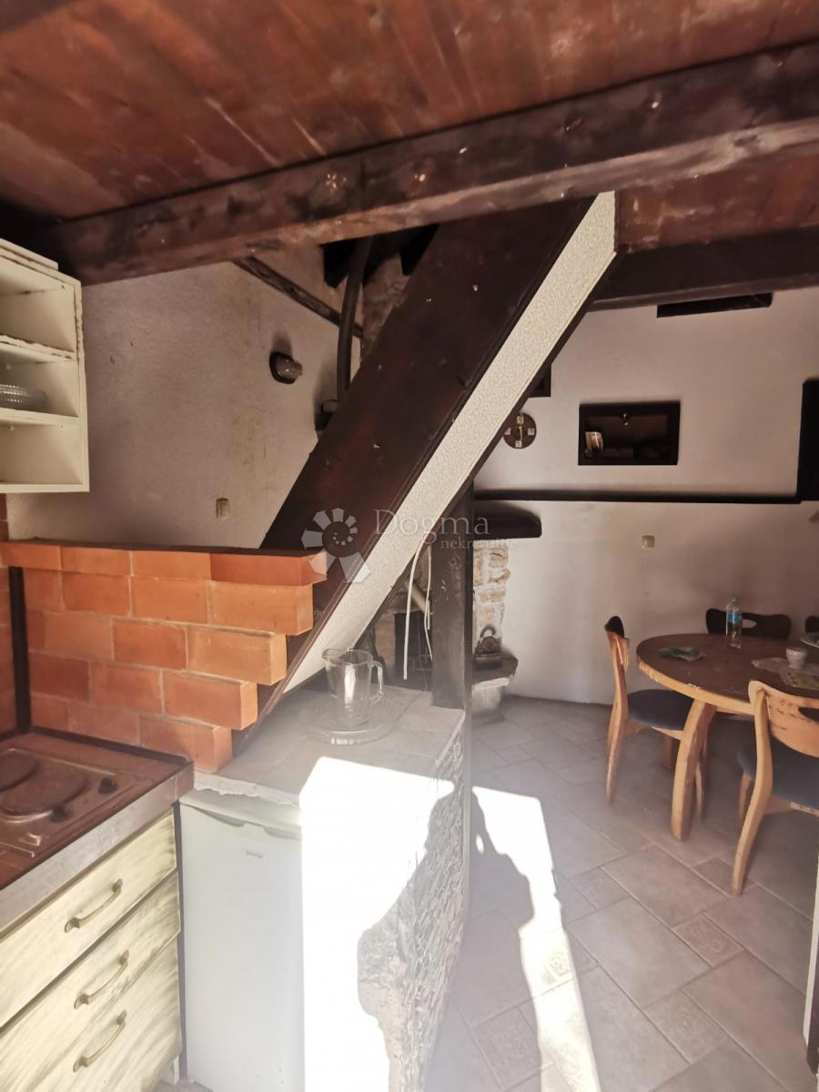 Hiša Duće, Dugi Rat, 16m2