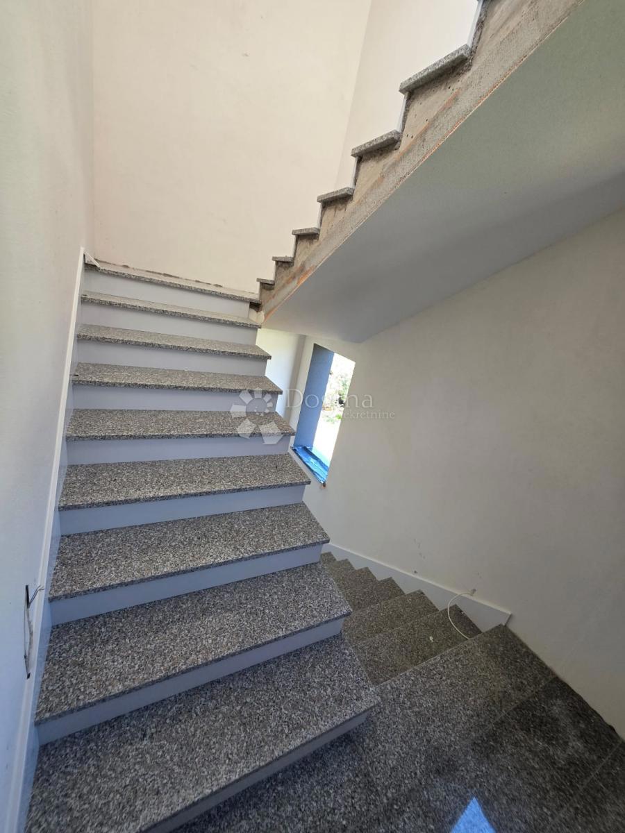 Stanovanje Kaštel Kambelovac, Kaštela, 180,91m2