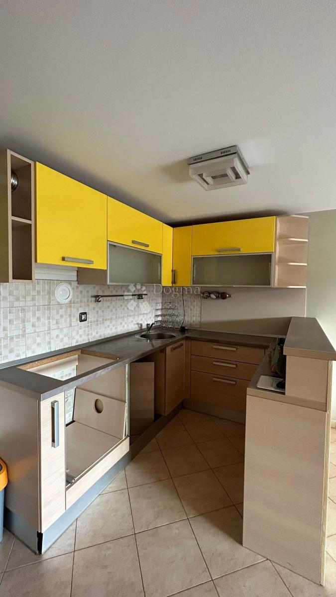 Stanovanje Centar, Pula, 69,34m2
