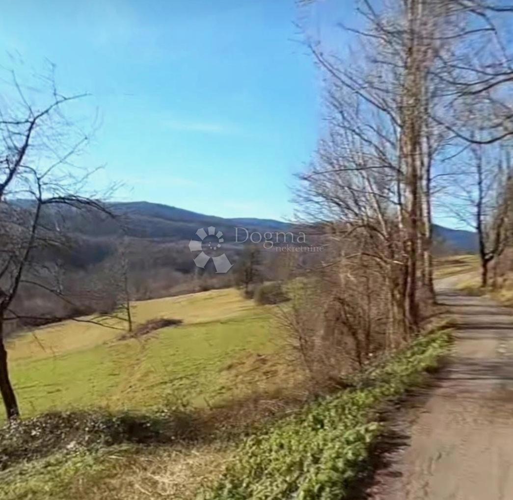 Kmetijsko zemljišče Ljubošina, Vrbovsko, 1.572m2