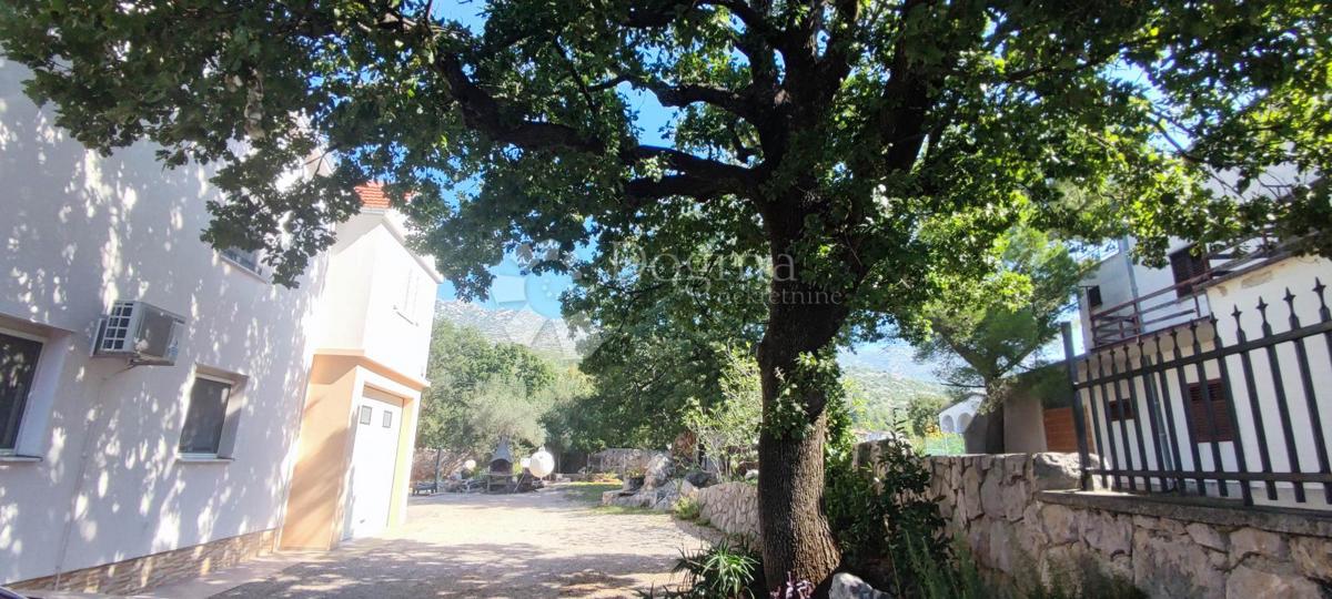 Hiša Seline, Starigrad, 371m2