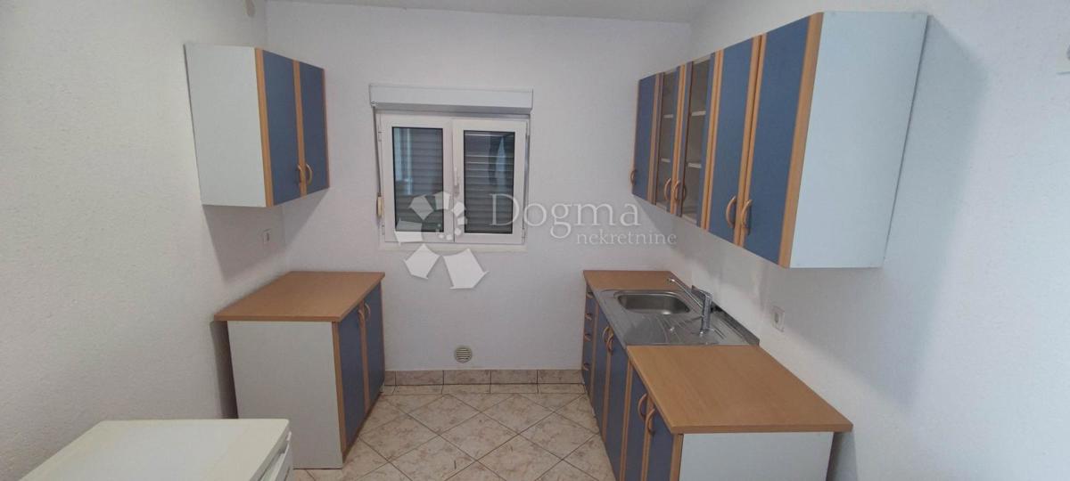 Hiša Seline, Starigrad, 371m2