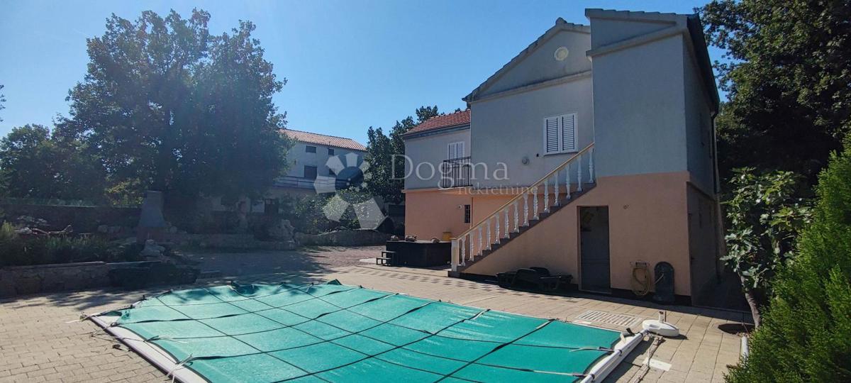 Hiša Seline, Starigrad, 371m2