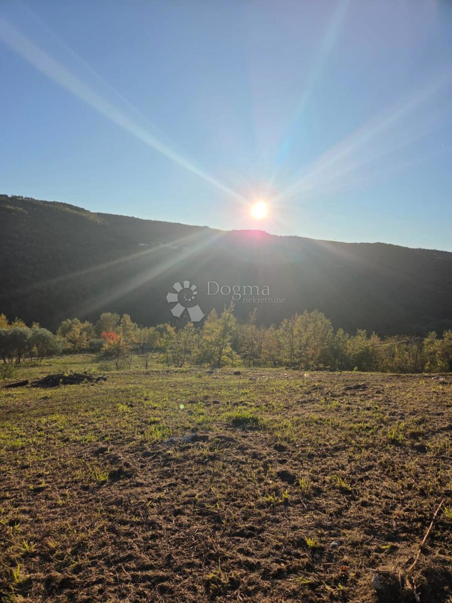 Zemljišče s projektom v Motovunu