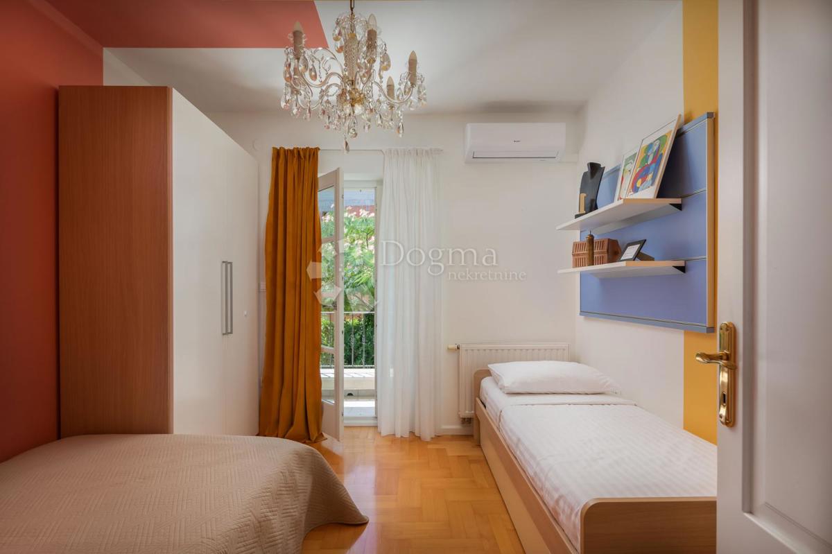 Lux vila v Vodicah, 377m2