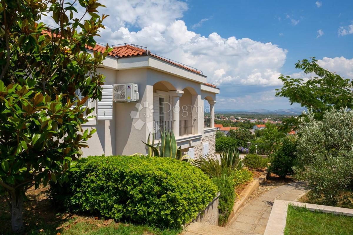 Lux vila v Vodicah, 377m2