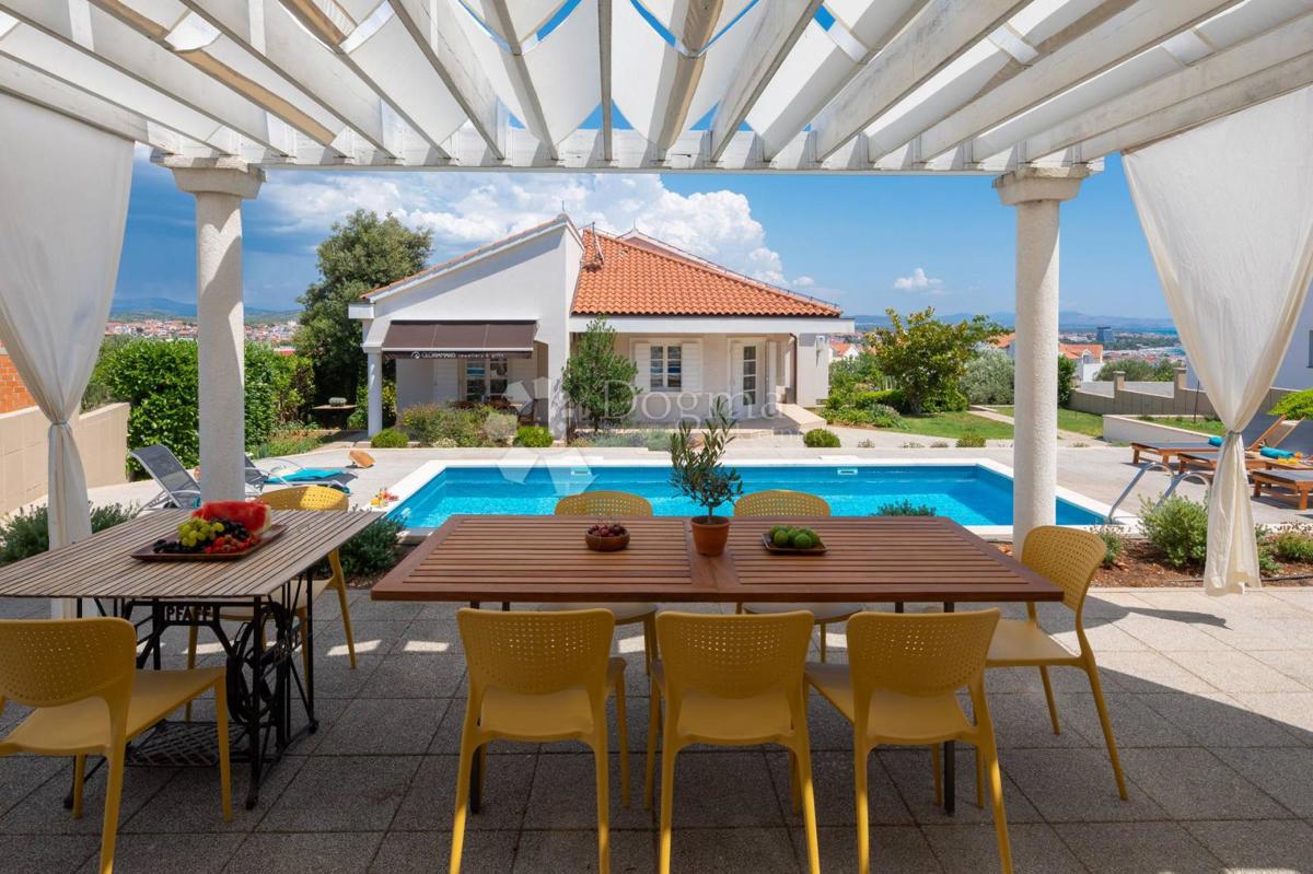 Lux vila v Vodicah, 377m2
