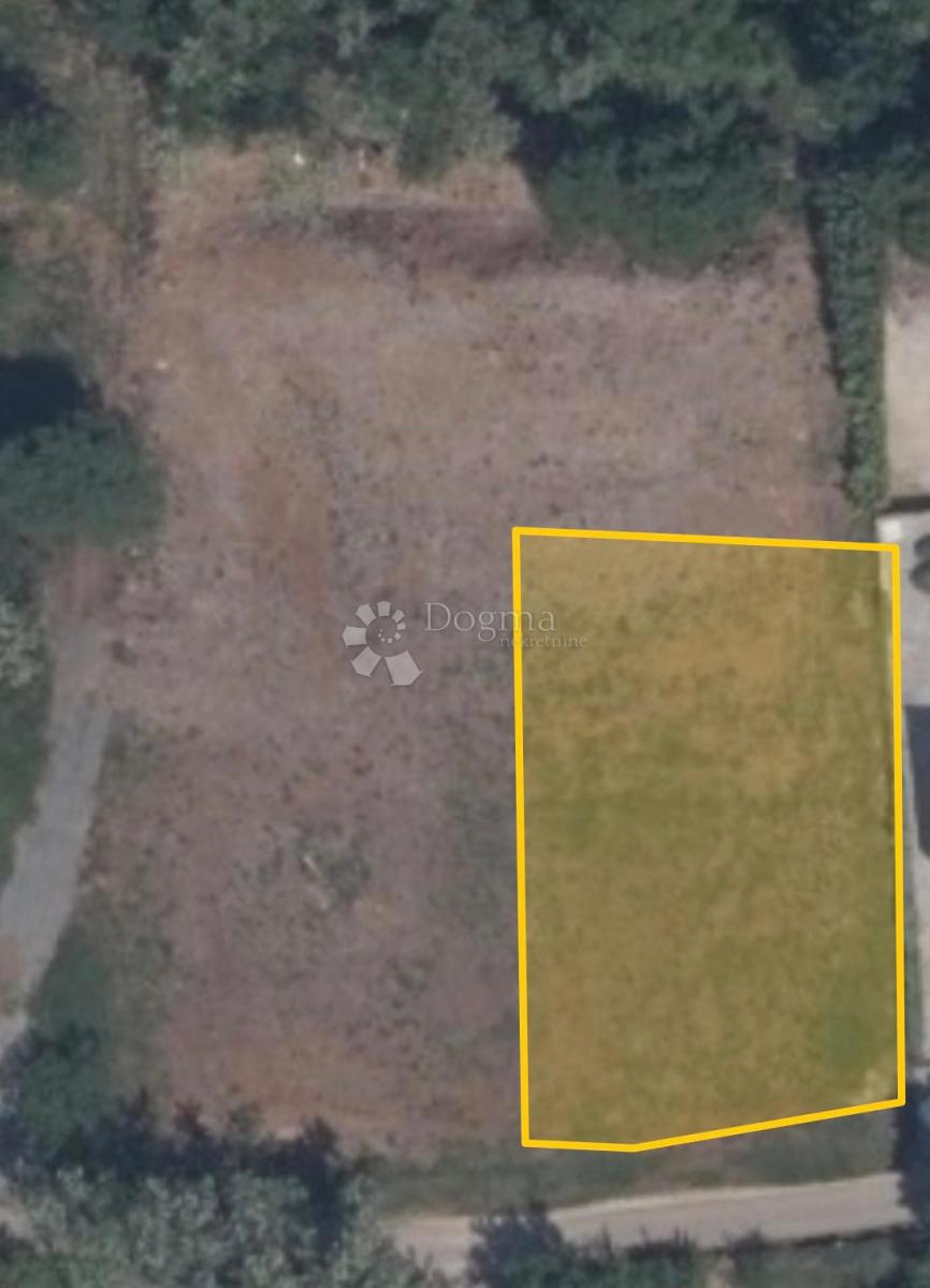 Zazidljivo zemljišče Labin, 1.656m2