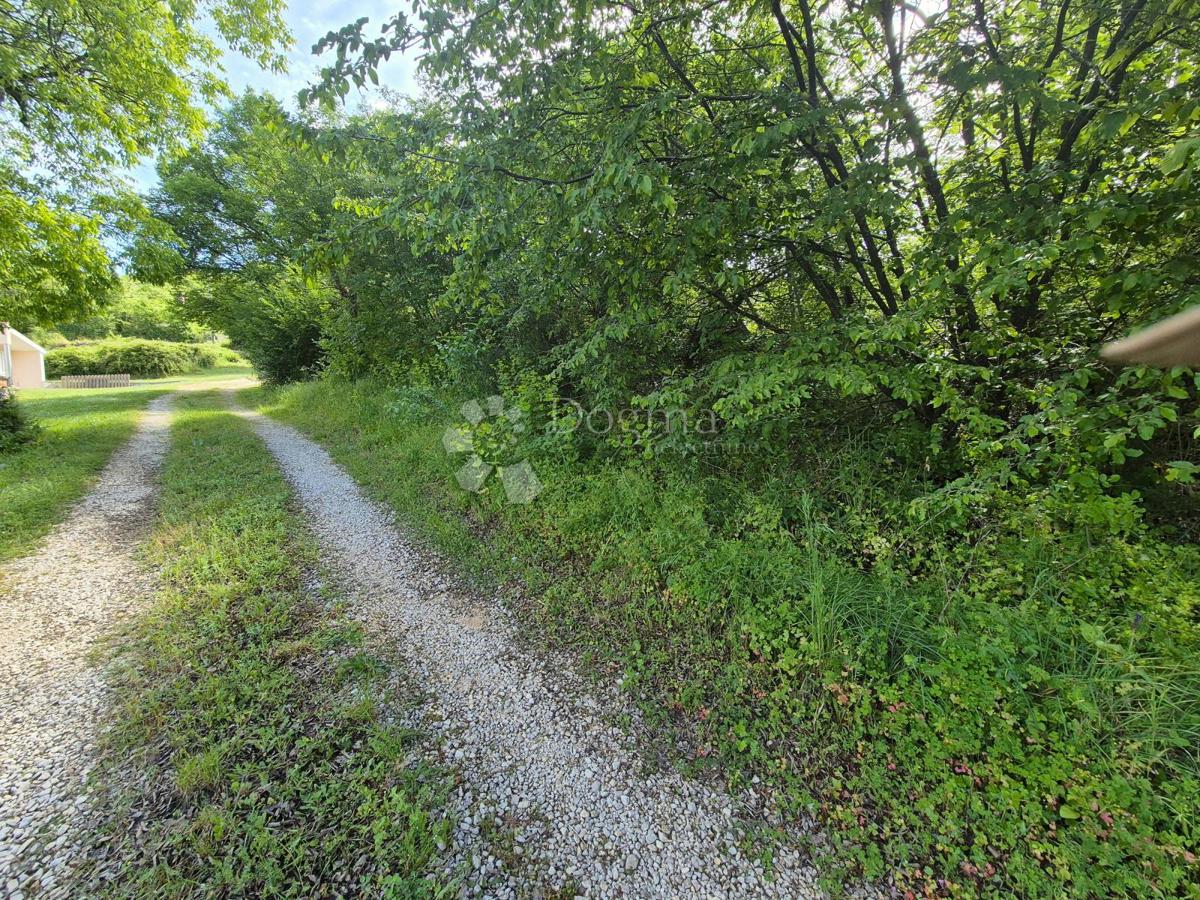 Zazidljivo zemljišče Ripenda Kras, Labin, 1.026m2