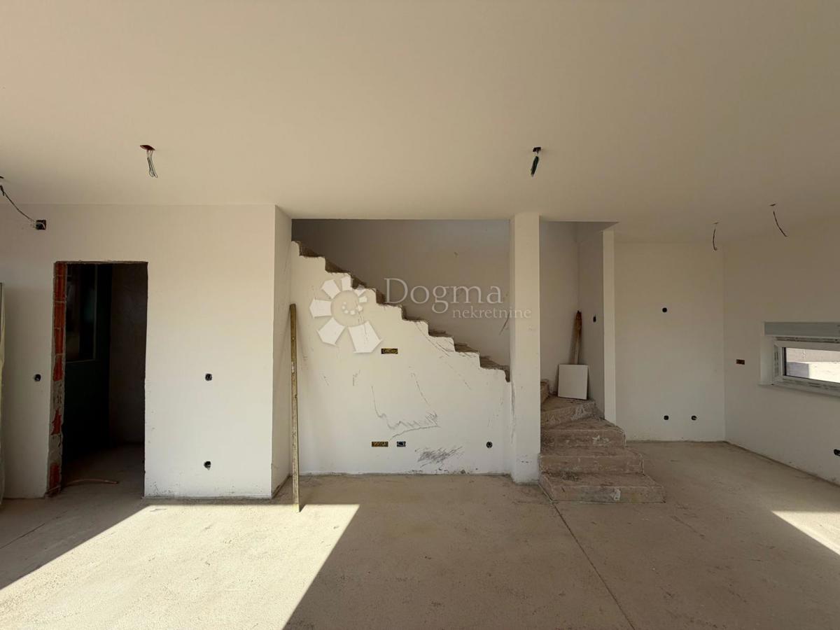 Stanovanje Povljana, 82,90m2